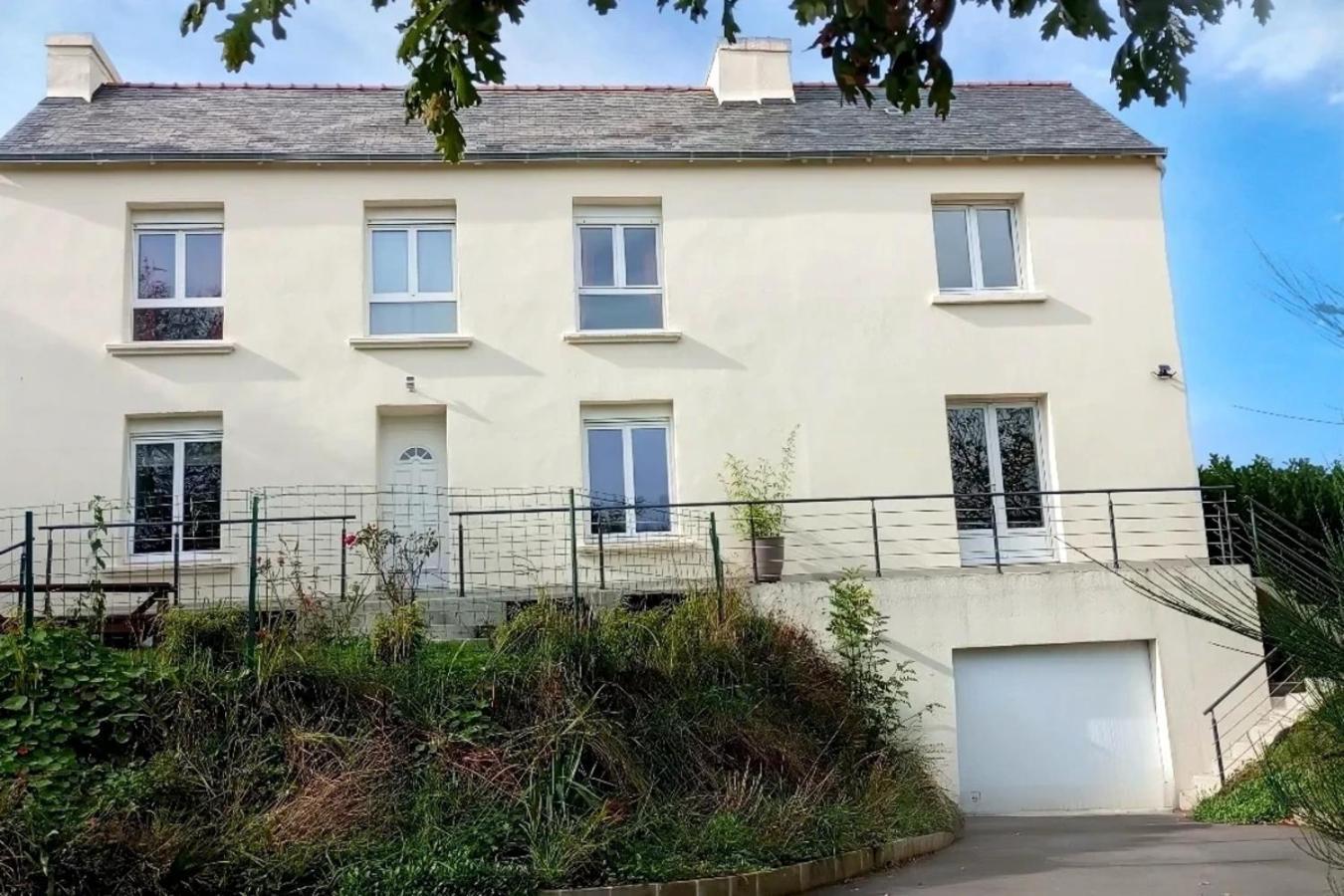 Petite Maison Avec Jardin Landrévarzec Exterior photo